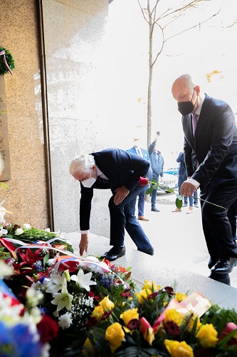 Uctění památky padlých během Pražského povstání
